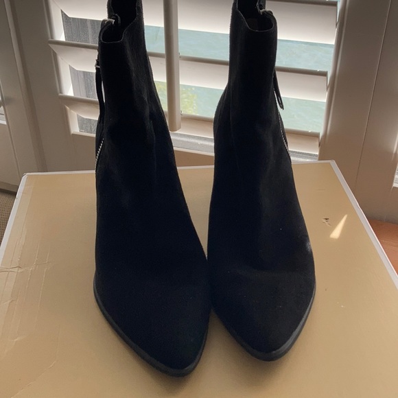 Michael Kors Dawson Mid Bootie Suede - Picture 7 of 9